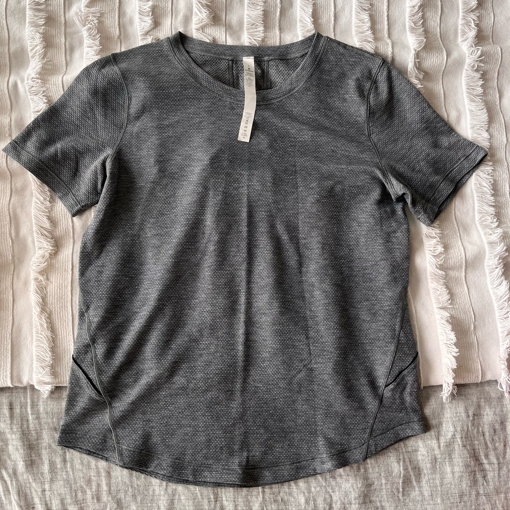 LuluLemon Lightweight “Swiftly” Workout Top